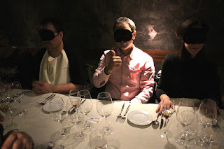 Cena ciega en el restaurante Síkera
