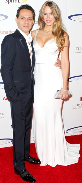 Marc Anthony y Shannon De Lima Foto de Marc Anthony y Shannon De Lima posando para fans