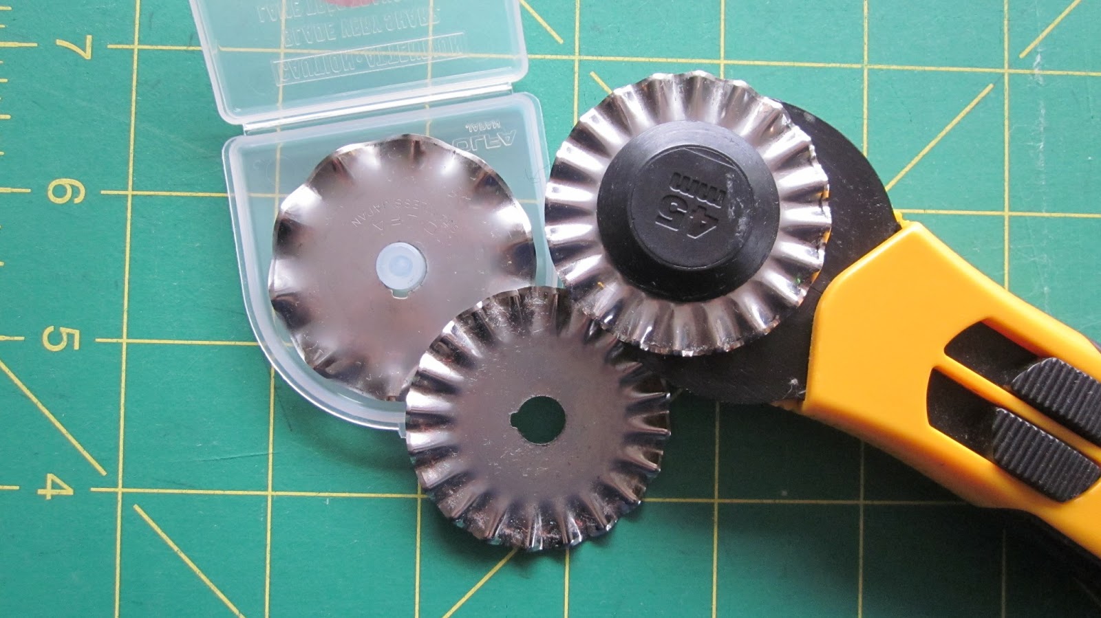 SCALLOP Blade for Rotary Cutter