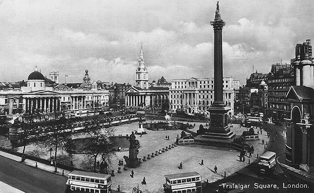 Amazing Historical Photo of Trafalgar Square in 1936 