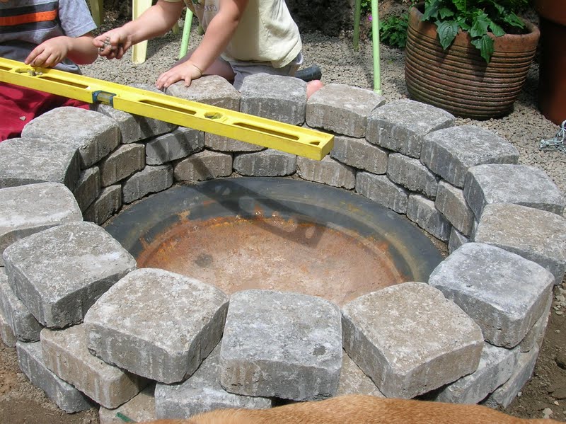 Blogger Viet Build A Fire Pit Bench Wooden Plans