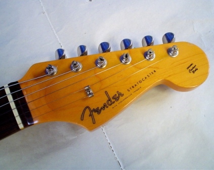 Rex and the Bass: 2004 Fender Stratocaster ST62-58US Electric 