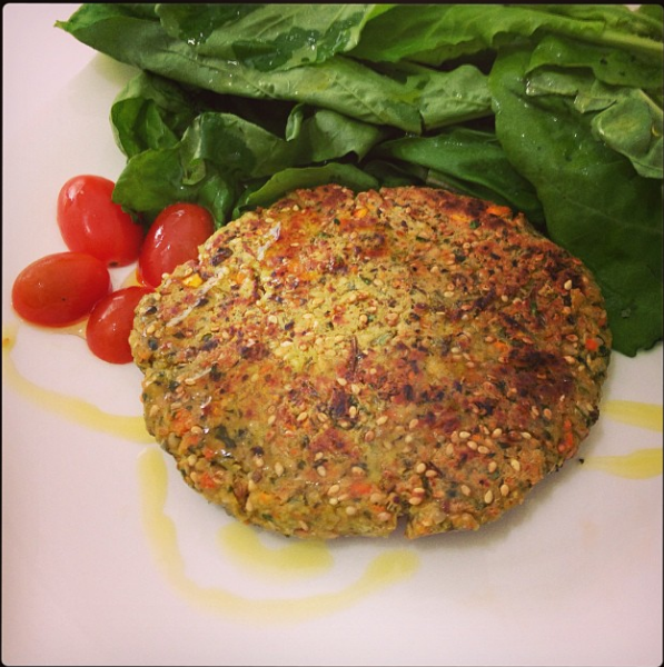 Isabella Ferreira Te Cuida Hambúrguer de tofu com quinoa