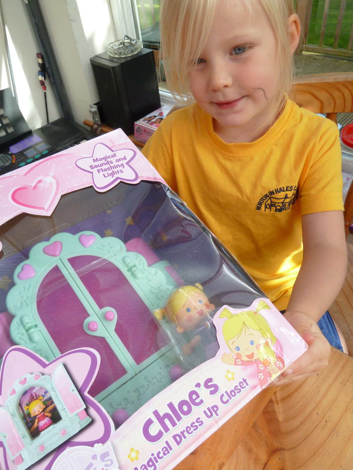 QWERTY Mum Chloe's Magical Dress Up Closet