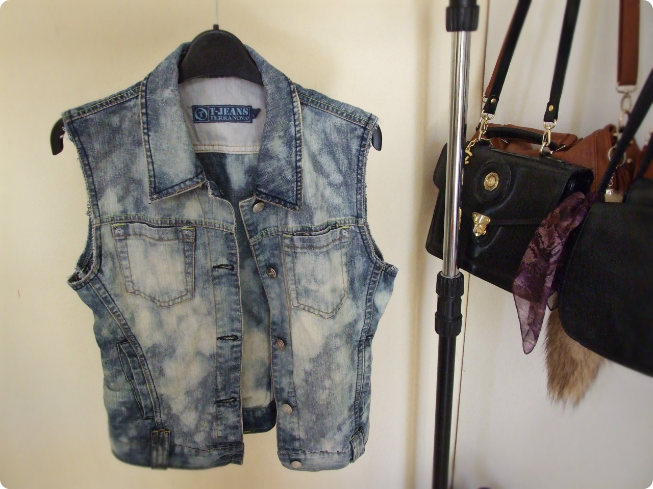 D.I.Y Denim jacket into bleached denim vest GlitterNsparkles