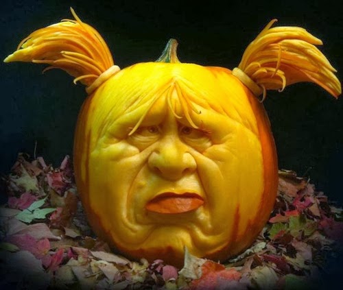 12-Halloween-The-Pumpkins-Villafane-Studios-Ray-Villafane-Sculpting-www-designstack-co