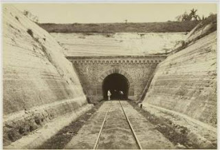 Terowongan lampegan cianjur kereta misteri BEKASANTIK: SEJARAH TEROWONGAN LAMPEGAN
