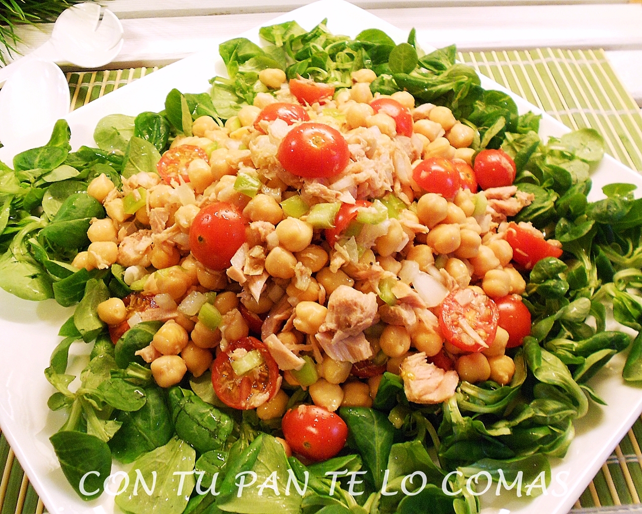 Con tu pan te lo comas ENSALADA DE GARBANZOS CON ATÚN Y CANÓNIGOS