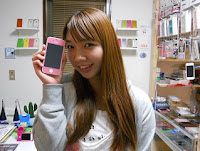 ピンクのアイフォンがお似合いの千葉市Iさんはアイフォン4Sガラス修理でご来店