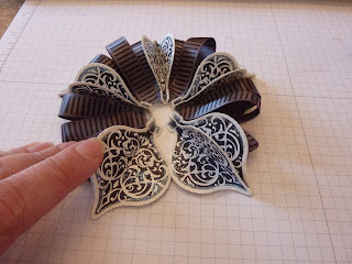 Dani's Thoughtful Corner: Halloween Ornament Tutorial