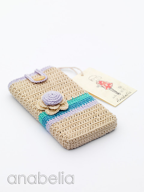 Smart phone crochet case by Anabelia