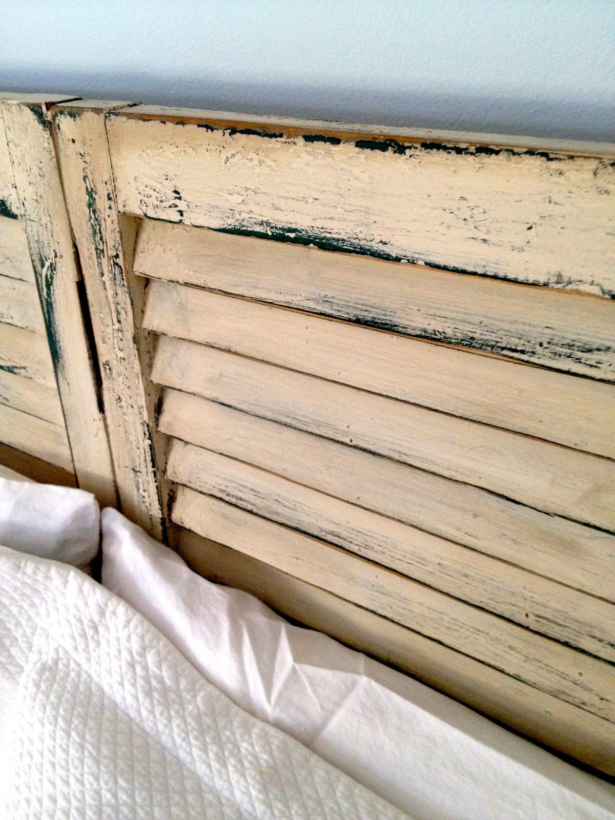 That's My Letter DIY Shutter Headboard