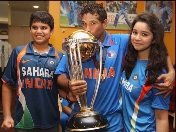 Sachin+with+world+cup+2011+trophy