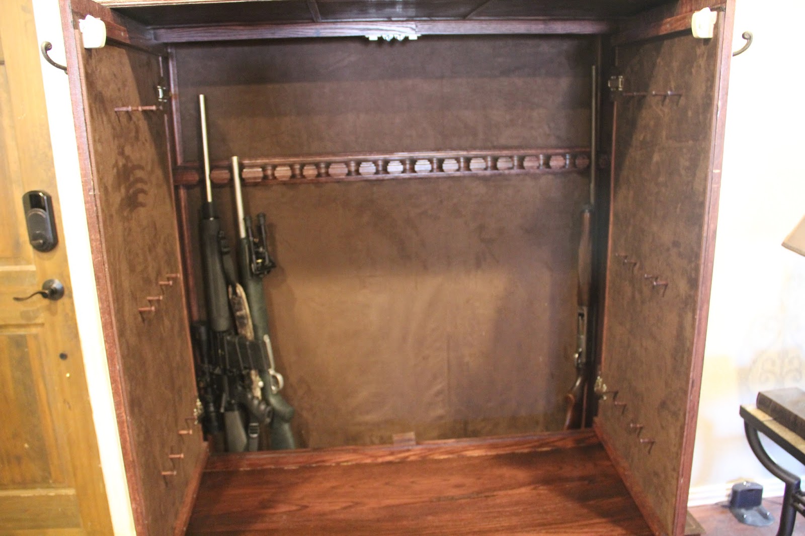 Rusty Hinge Hall Tree/Gun