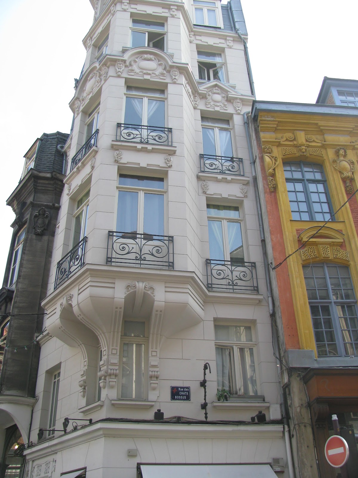 MARIEJEANNE TRAVELING IN LILLE, FRANCE THE OLD LILLE HOUSES