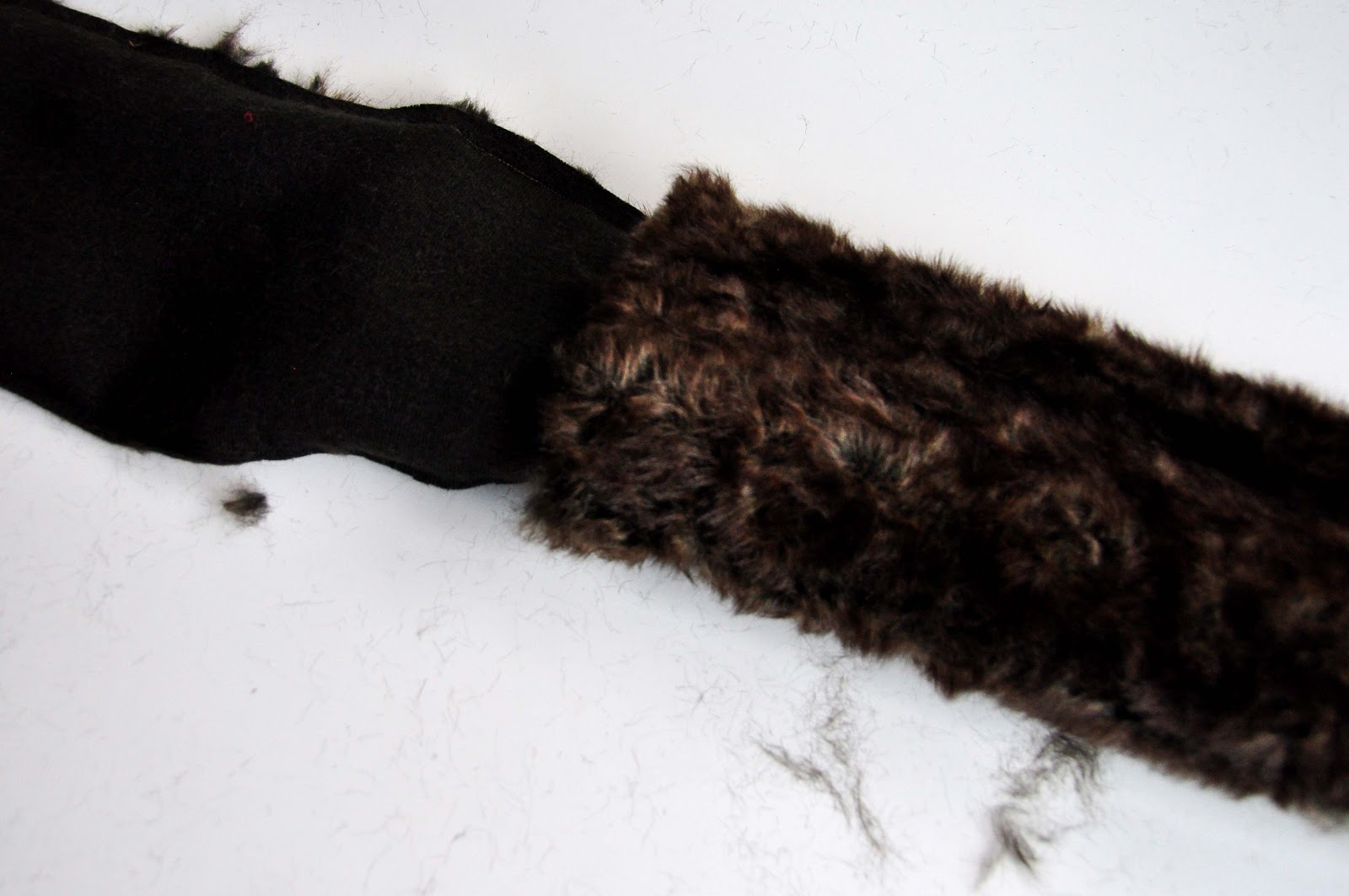 Aesthetic Nest Sewing Faux Fur Infinity Scarf for Women (Tutorial)