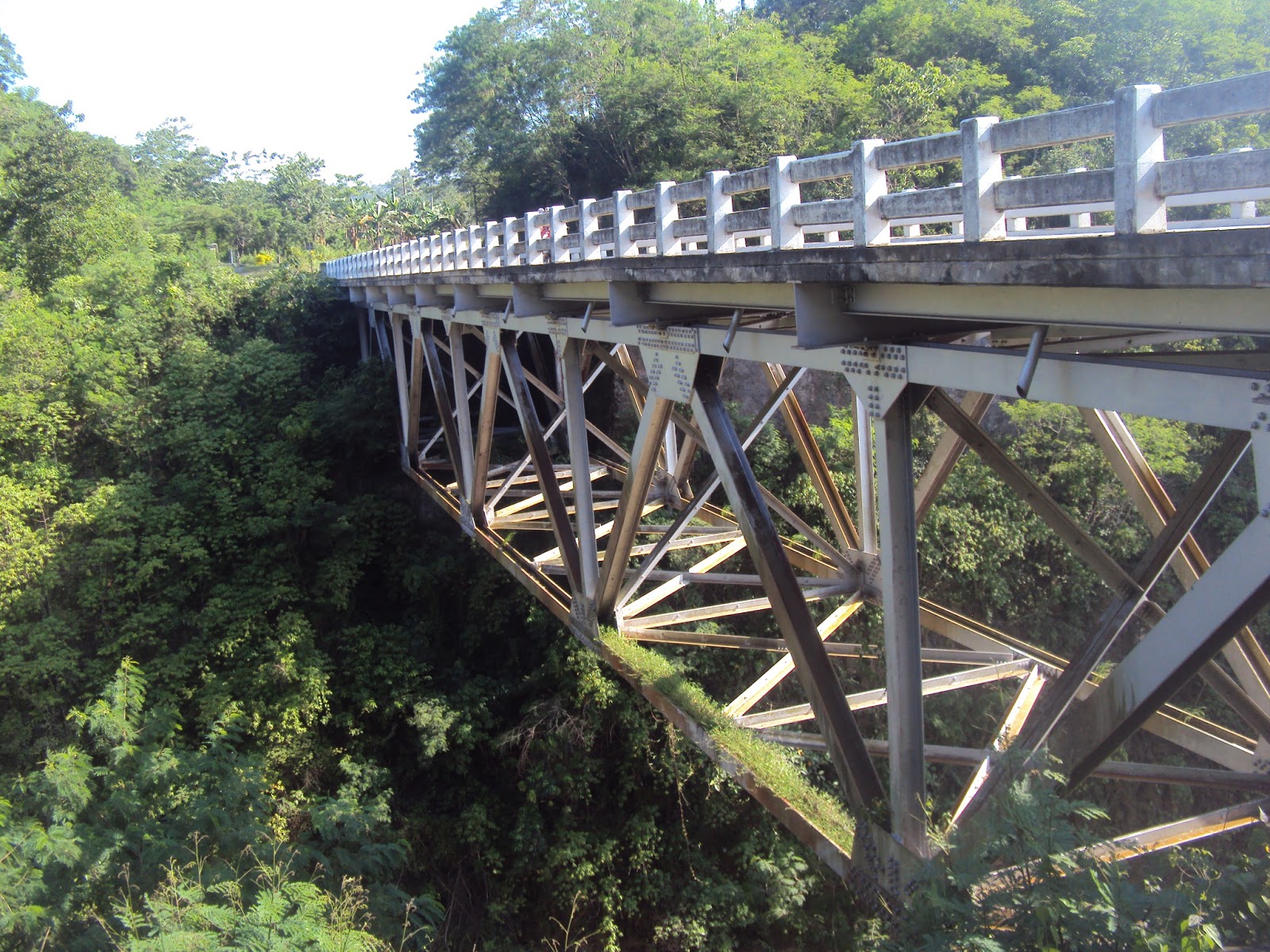 THE LONE TRAVELER Being Blue at Blue Water Cave