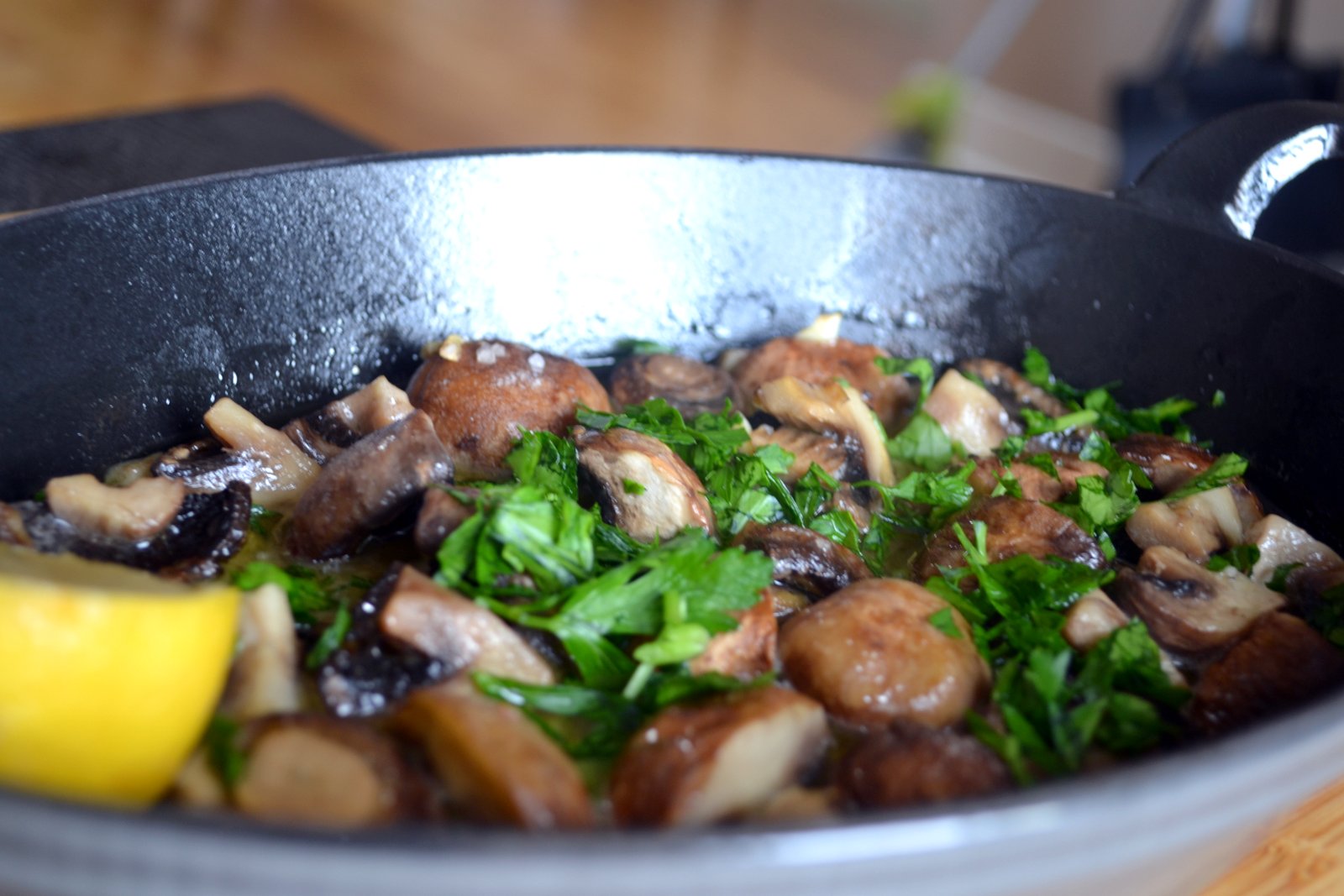 Hardly Housewives: Oven Roasted Mushrooms