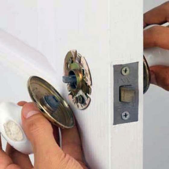 How to Remove Door Handle from Old House picture