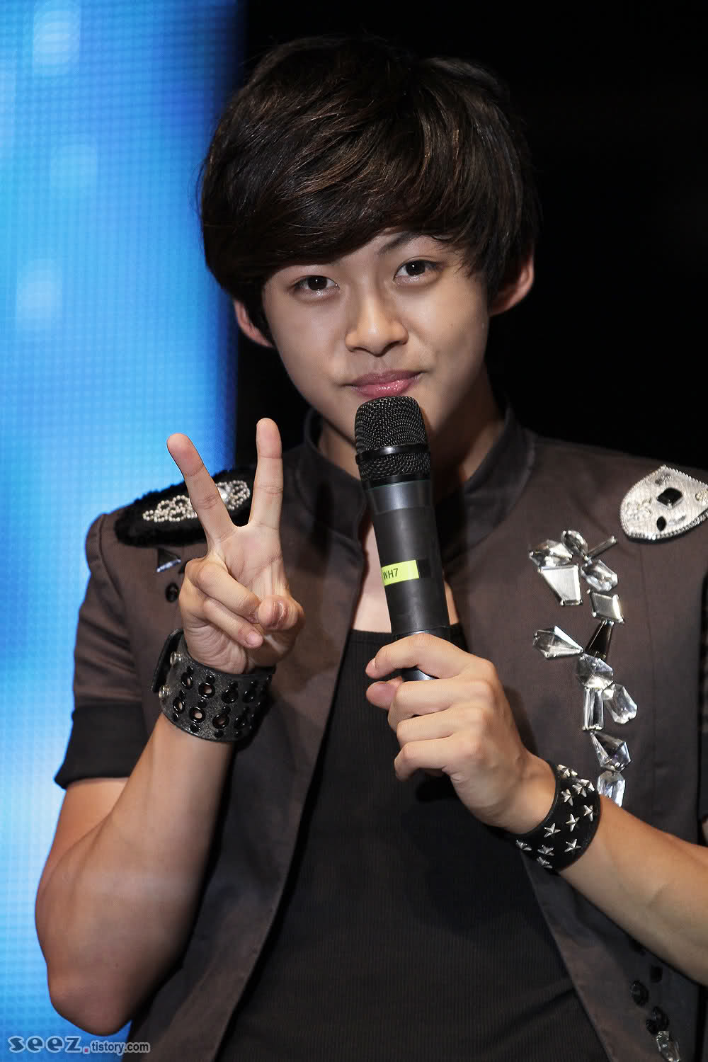 Gadung Mlati: Dongho - Korea Artis Top Star