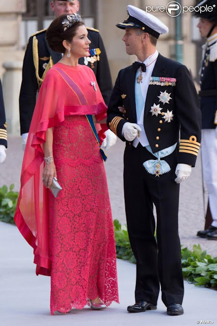 1150461-crown-prince-frederik-and-crown-620x0-1.jpg