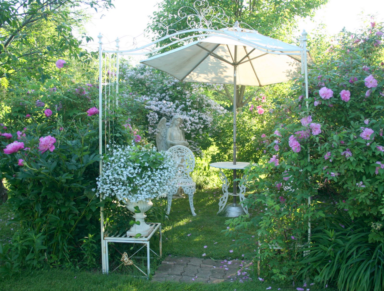 Romantic Rose Garden Real estate, House and Home