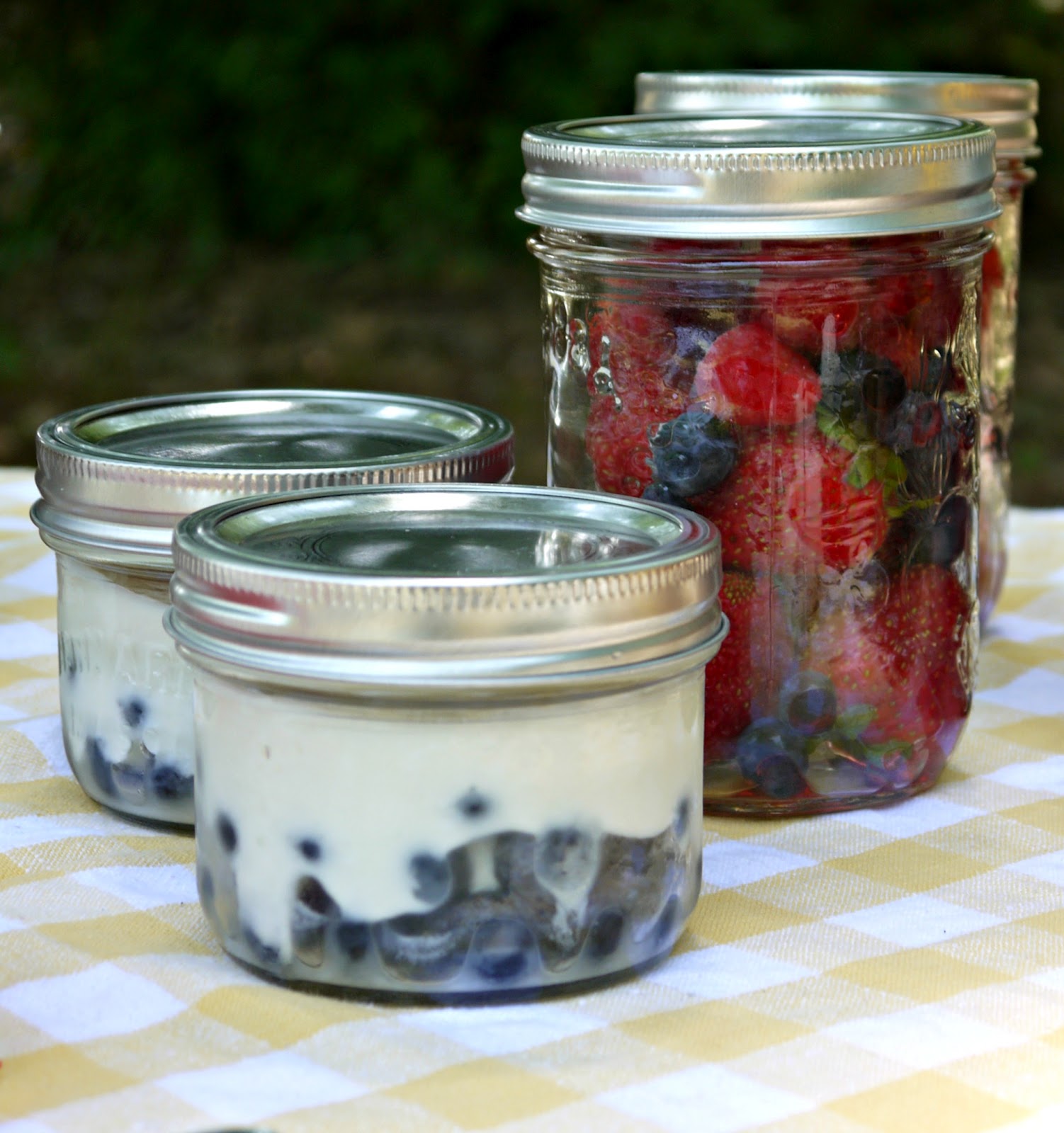 Sense and Simplicity A Mason Jar Picnic