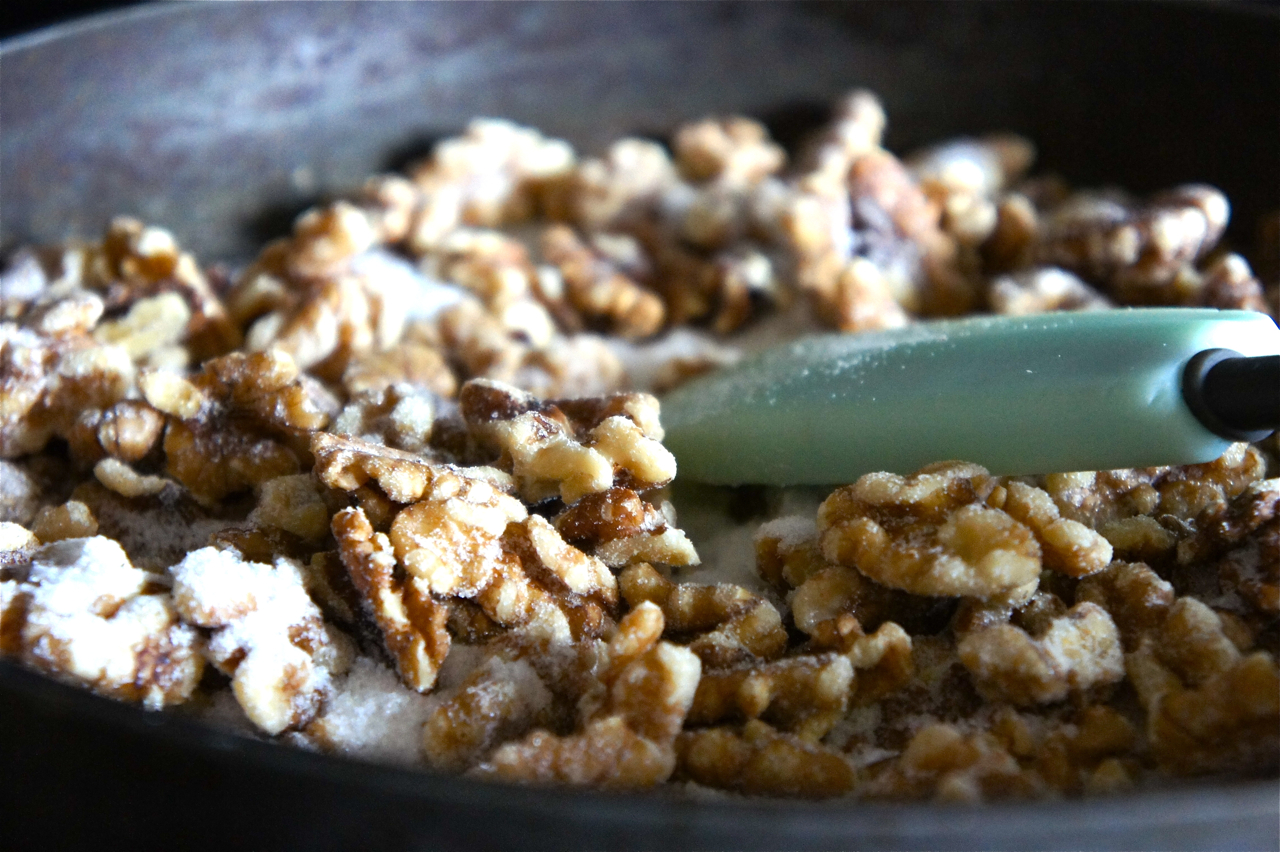 Pretty Dubs Candied Walnut Spinach Salad with Vinaigrette