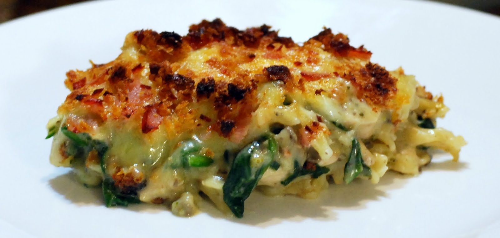 Thermolicious Chicken, Chorizo, Spinach, Mushroom & Broccoli Pasta Bake