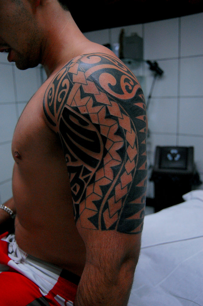 http://1.bp.blogspot.com/-PMciDNbdPT0/Tdn_9DlUlsI/AAAAAAAAAA4/FhnCLo7q3fQ/s1600/maori-tattoo-design.jpg