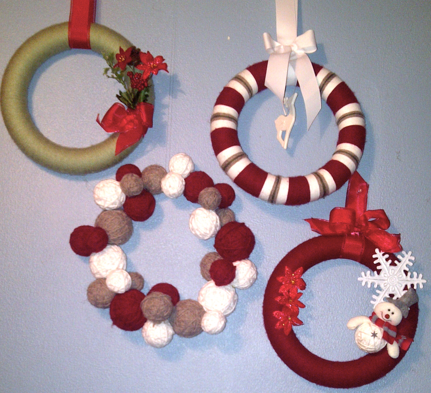 DIY // Handmade Yarn Wreaths Revamp Homegoods