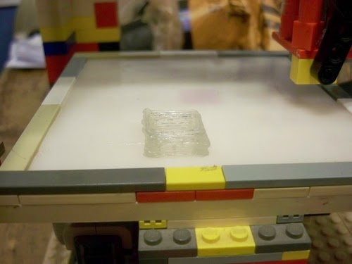 06-Lego-3D-Printer-Engineering-Student-Matthew-Kreuger-www-designstack-co