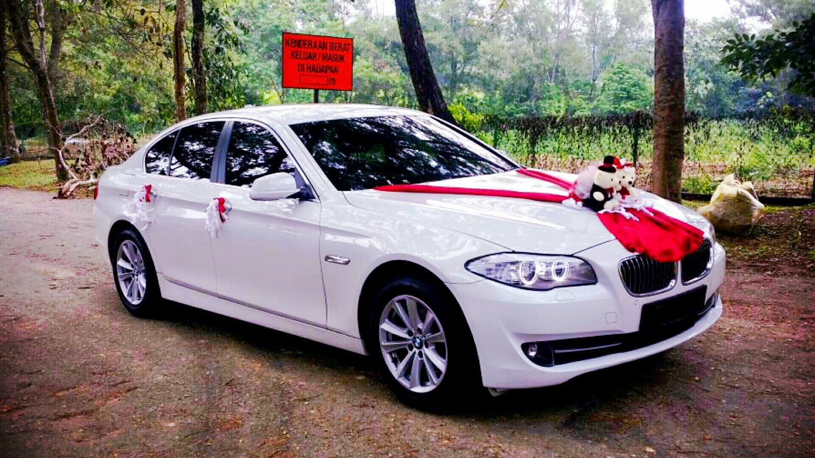 deco wedding car hire redorca malaysia wedding and event car rental bmw f10 5 series wedding car rental with teddy deco wedding car hire redorca malaysia wedding and event car rental bmw f10 5 series wedding car rental with teddy