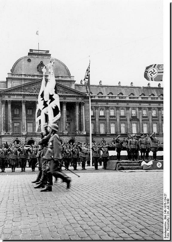 ILLUSTRATED HISTORY RELIVE THE TIMES Images Of War, History , WW2