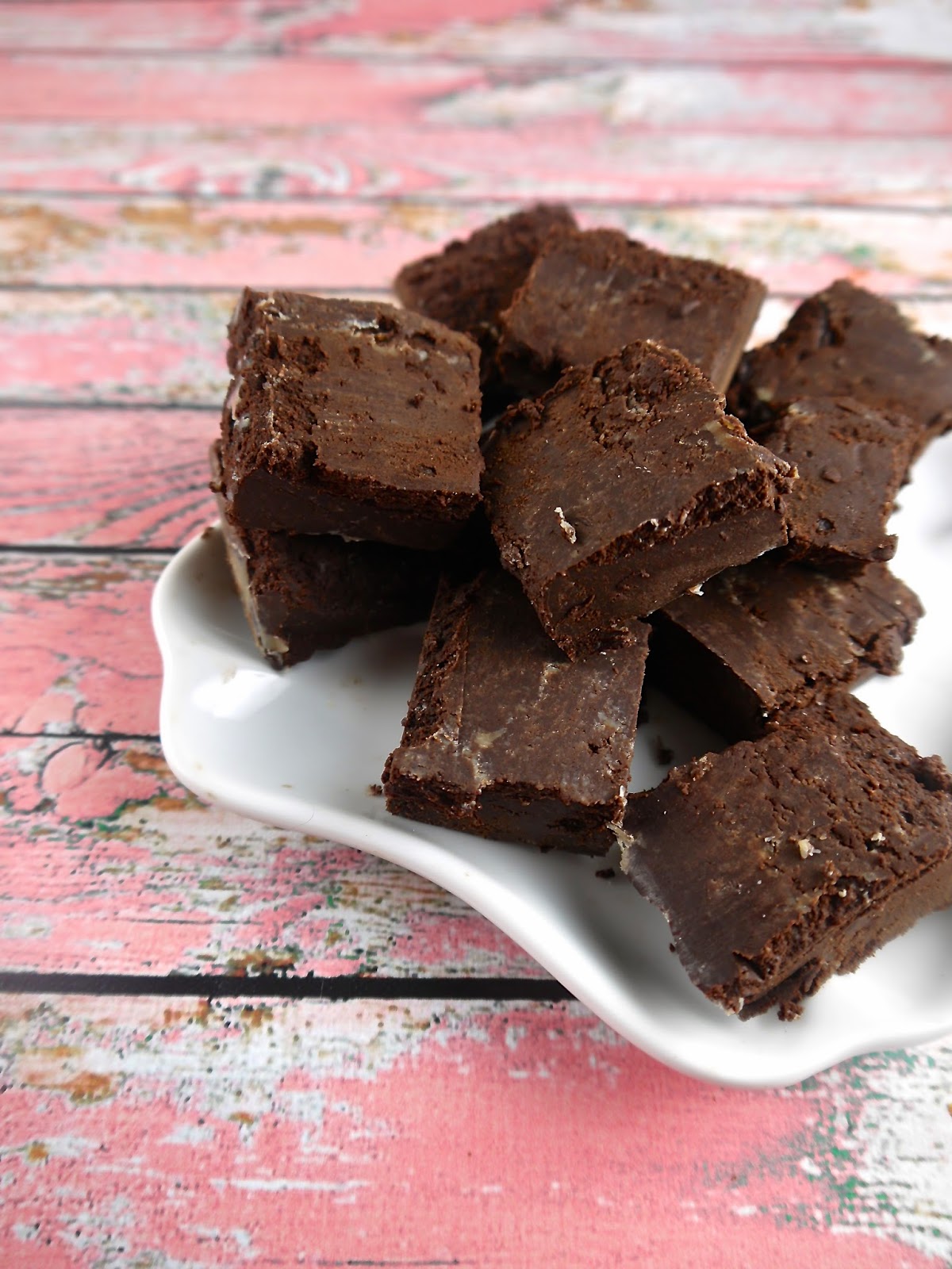 Paleo Crock Pot Fudge the preppy paleo Bloglovin’