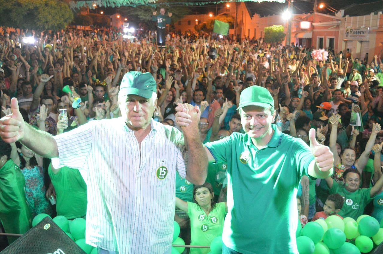 Resultado de imagem para fotos de isaias cabral e fernandao prefeito e vice de acari