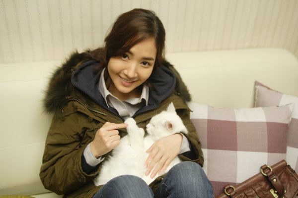 فيلم رعب The Cat 2011 مترجم كامل Park+Min-Young+2