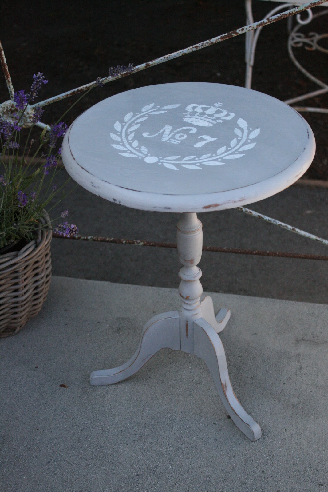 Reloved Rubbish Paris Gray Pedestal Side Table