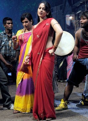 Anushka Hot Dancing Stills in Red Saree in Vaanam 