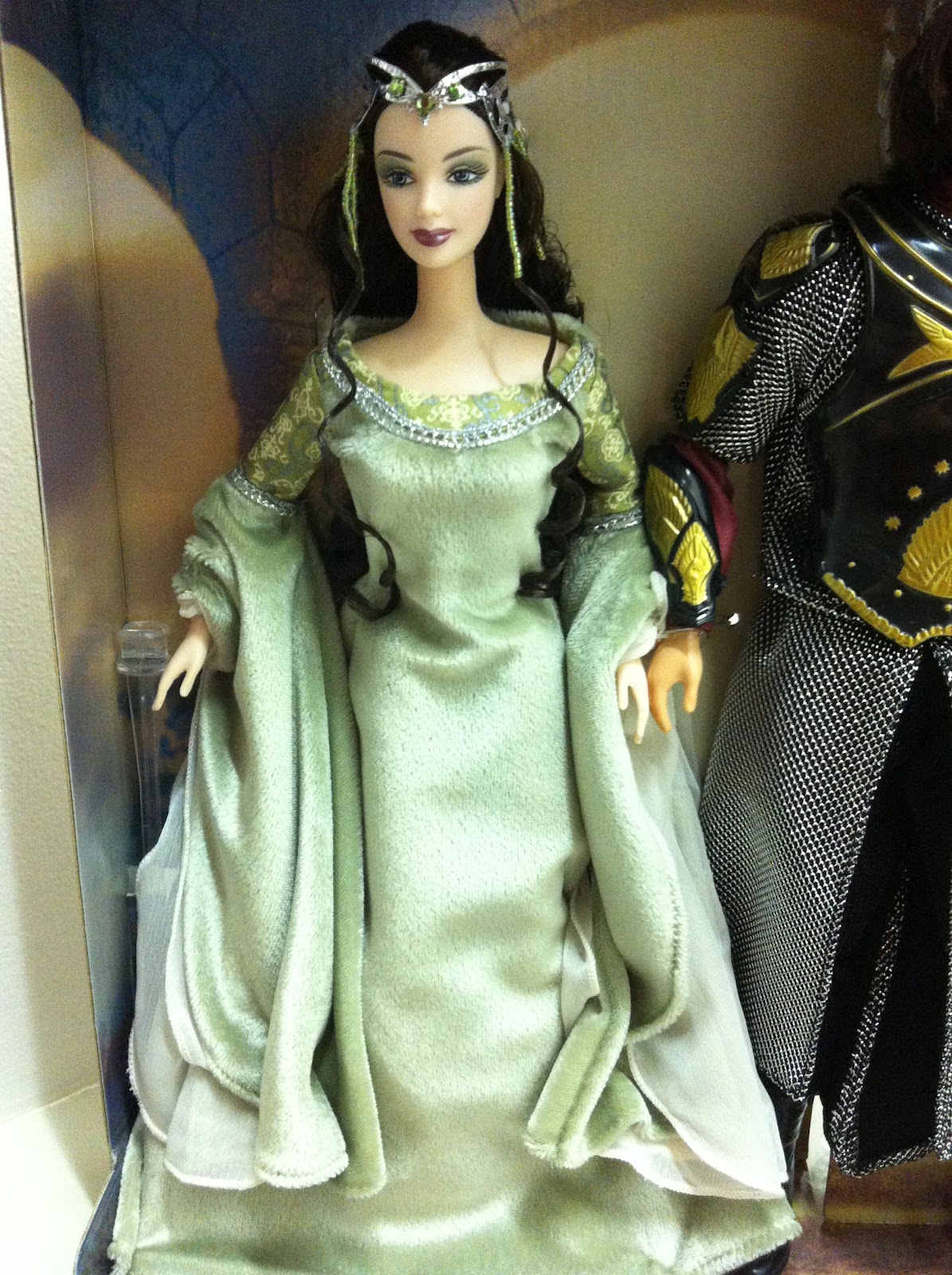 Barbie Lord of The Rings and Ken as Arwen and Aragorn 