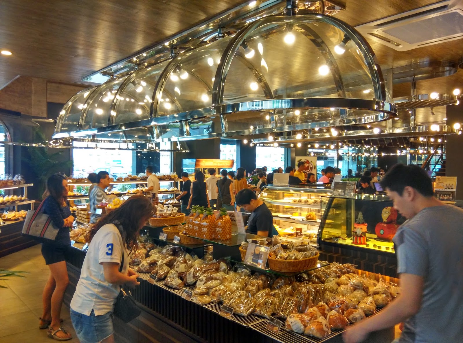 Shamaine HappyBee Moonlight Cake House