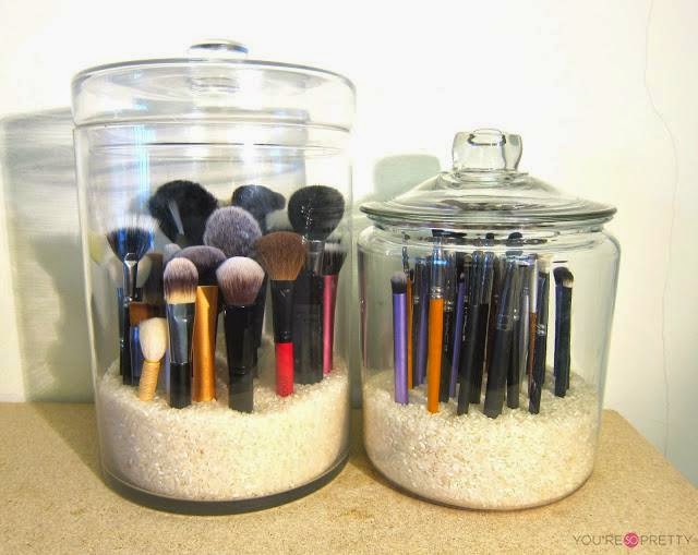 33 Makeup Brushes Storage Idea Glowlicious.Me Indonesia Beauty and