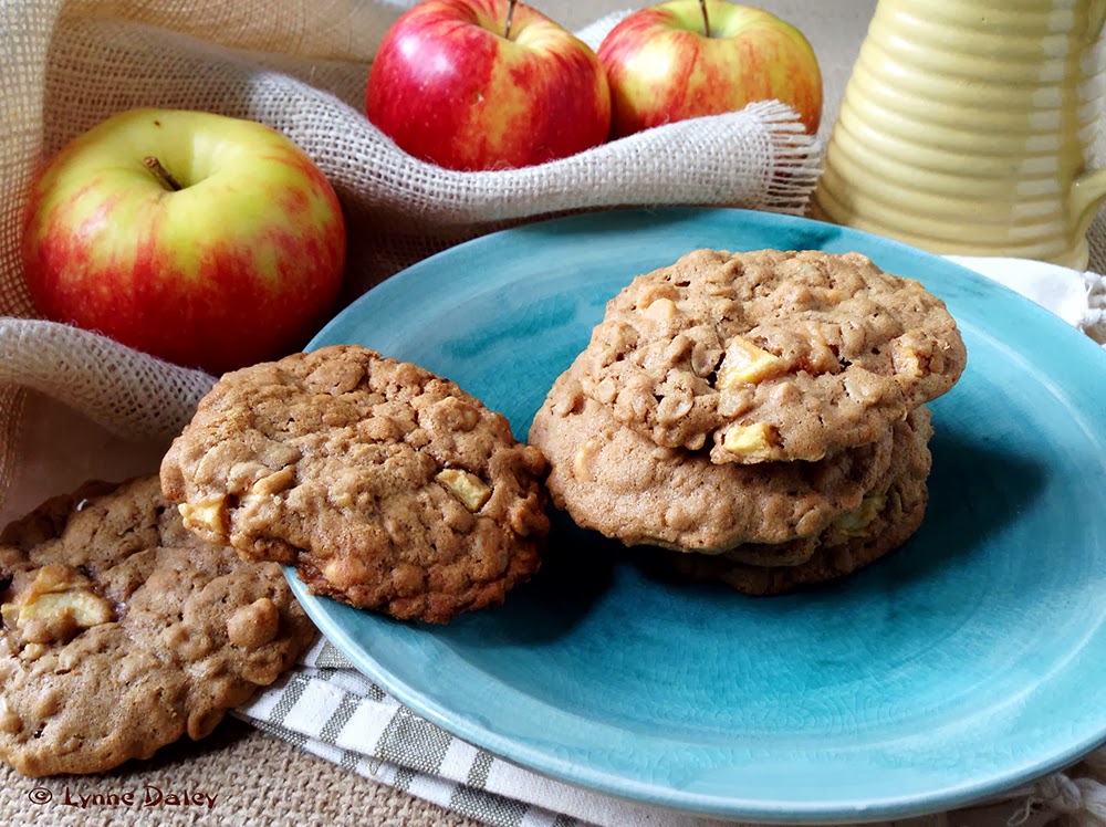 Cafe Lynnylu Apple Butterscotch Oat Cookies