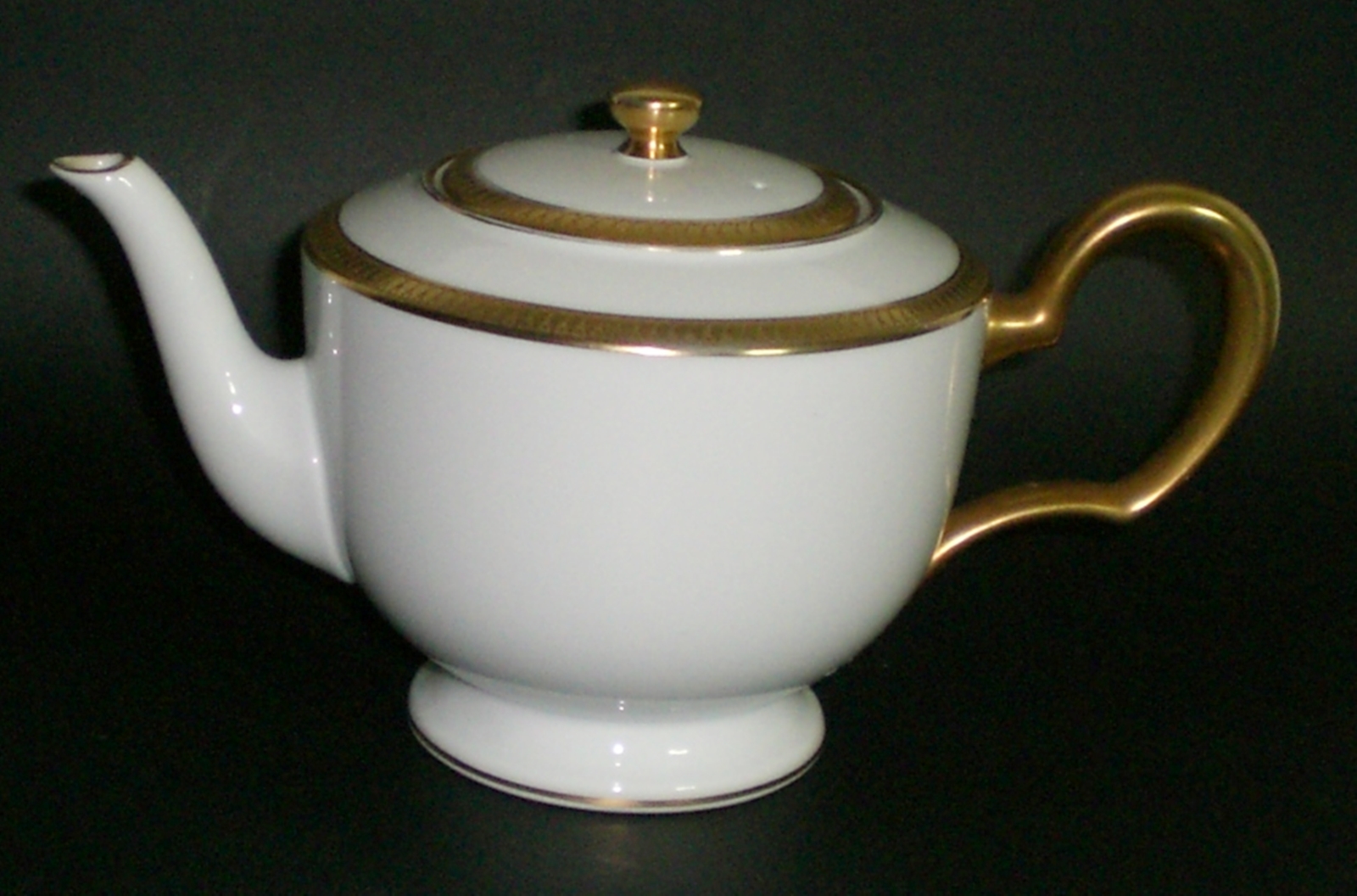 ***SOLD*** 2813 Noritake Okura Art China Japan 27Piece Porcelain Gold