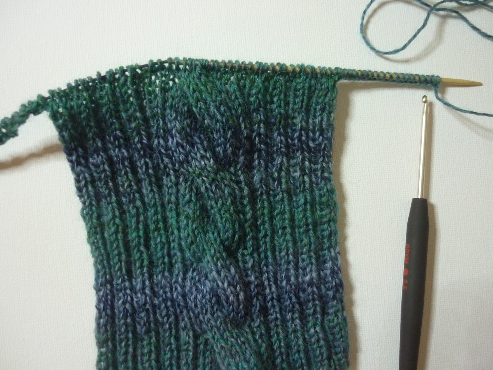 Handarbeiten Socken auf zwei Nadeln ohne Naht Kurzanleitung