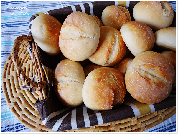 Panecillos Con Poolish De Yogurt
