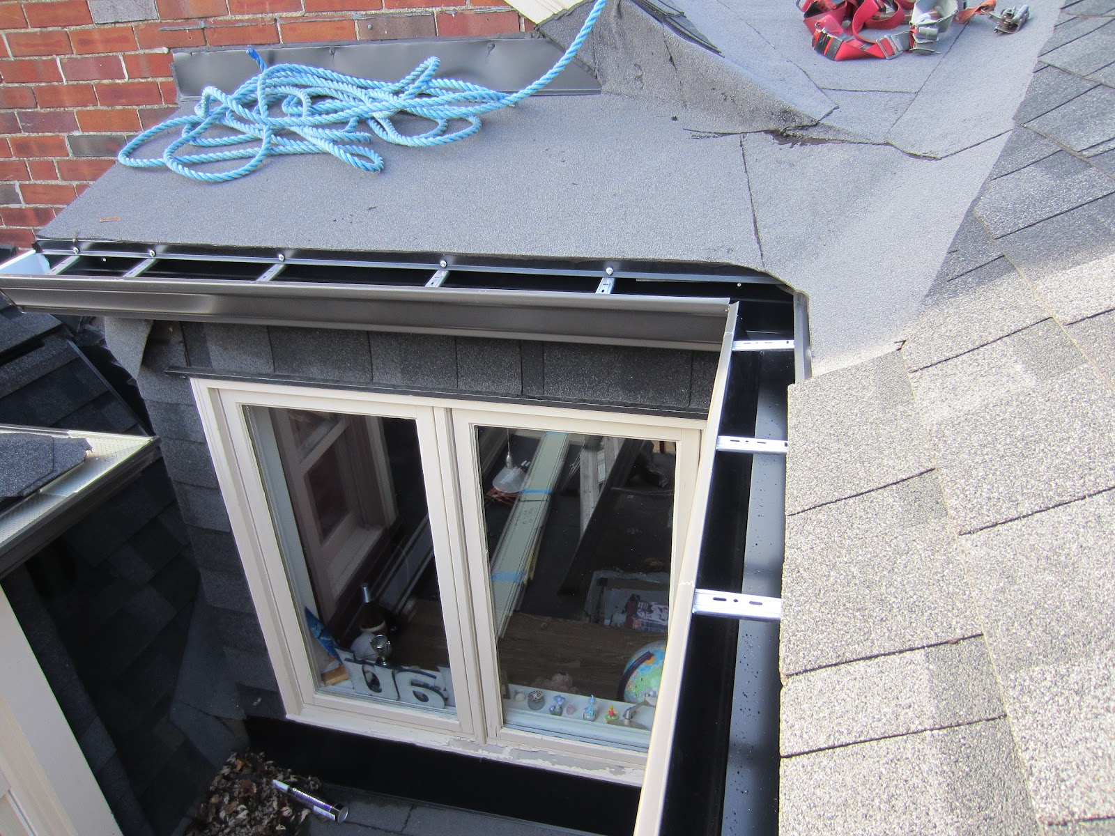 6 Inch Eavestrough and Heater Cables North Shore Eavestroughing Blog