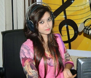 Naznin Akhter Happy live interview in Dhaka FM