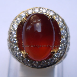 cincin akik darih atau biasa disebut batu permata red carnelian dari pacitan