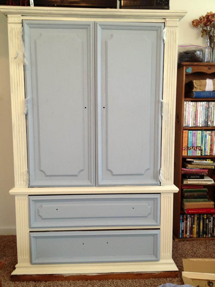 Velezita Armoire makeover with Annie Sloan Chalk Paint
